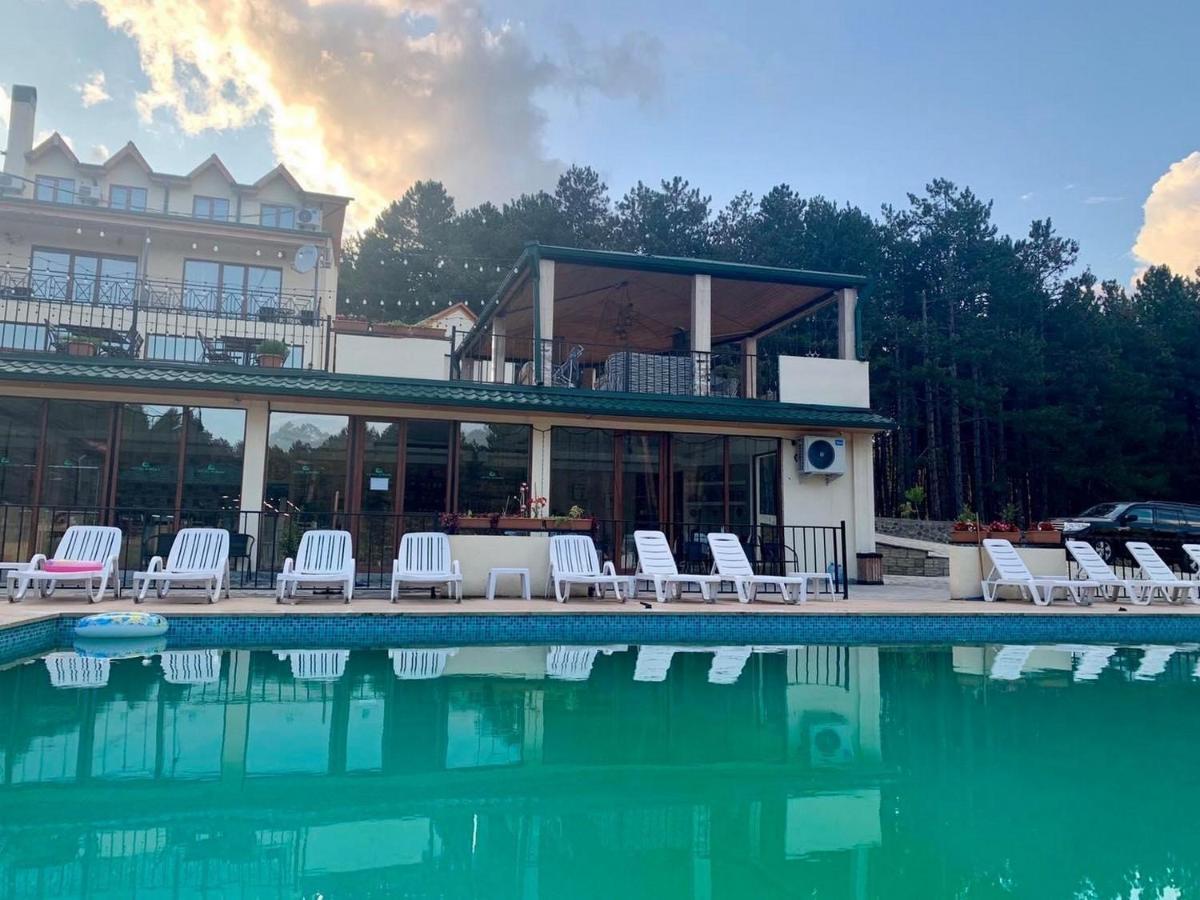 Hotel Surami المظهر الخارجي الصورة