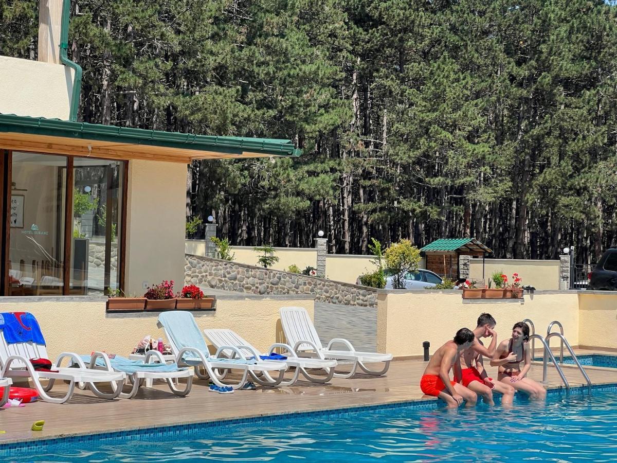 Hotel Surami المظهر الخارجي الصورة