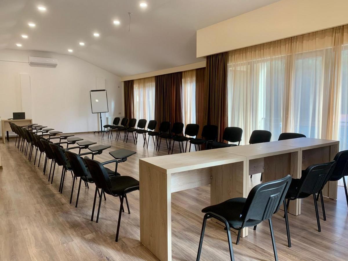 Hotel Surami المظهر الخارجي الصورة