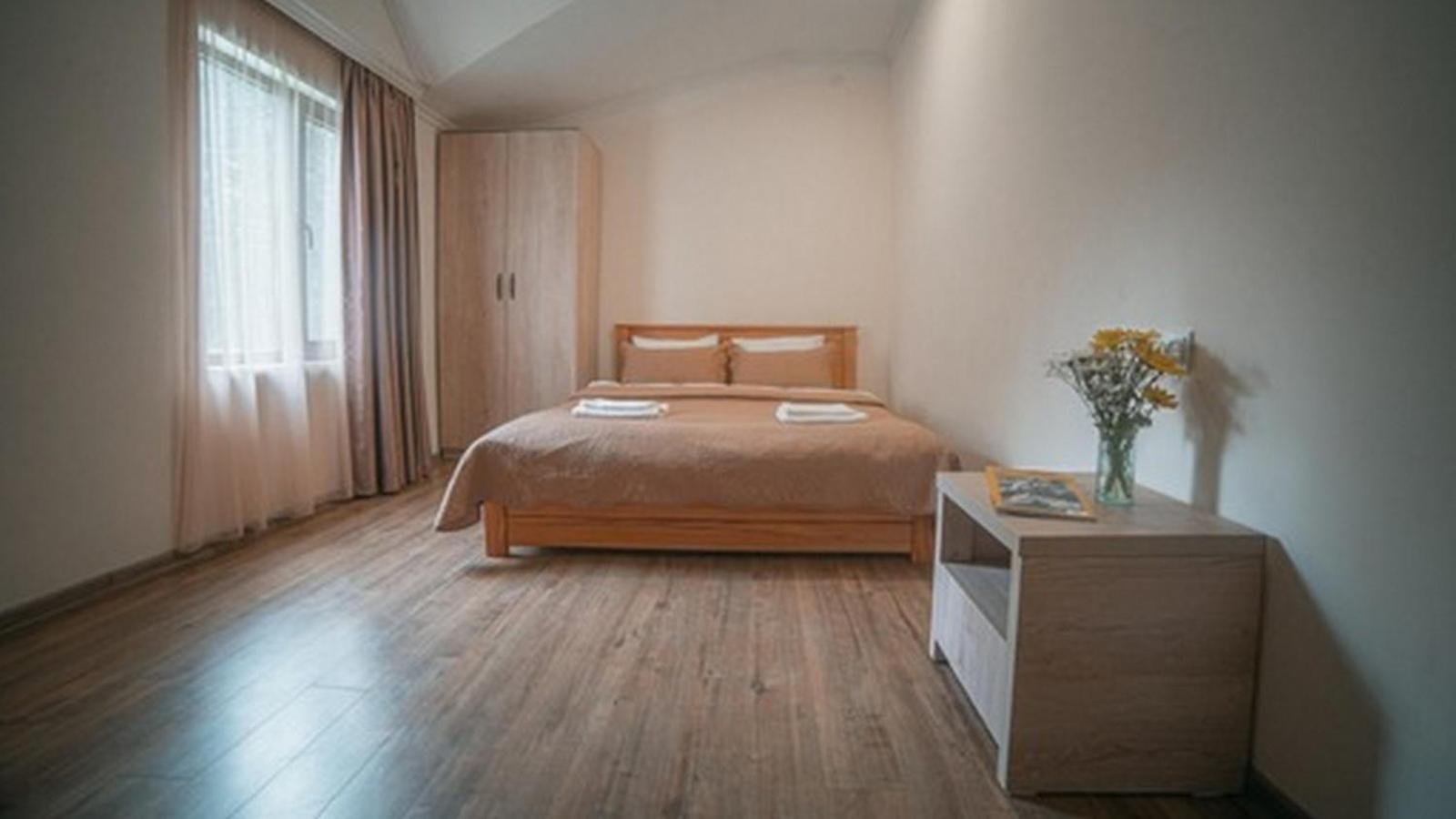 Hotel Surami المظهر الخارجي الصورة