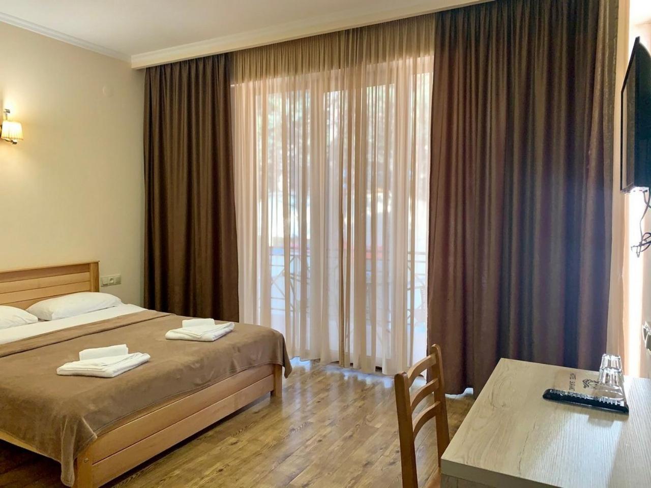 Hotel Surami المظهر الخارجي الصورة