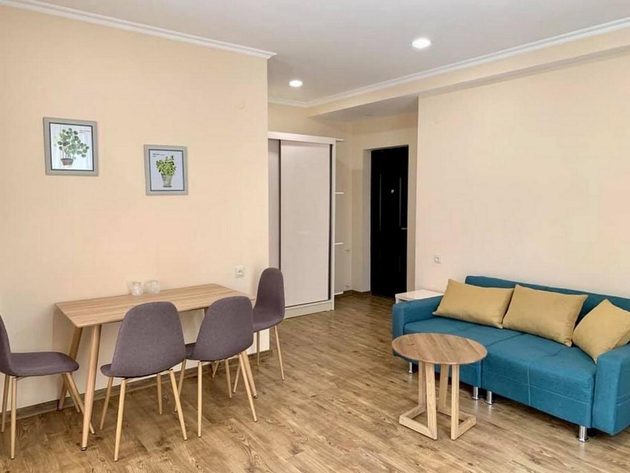 Hotel Surami المظهر الخارجي الصورة