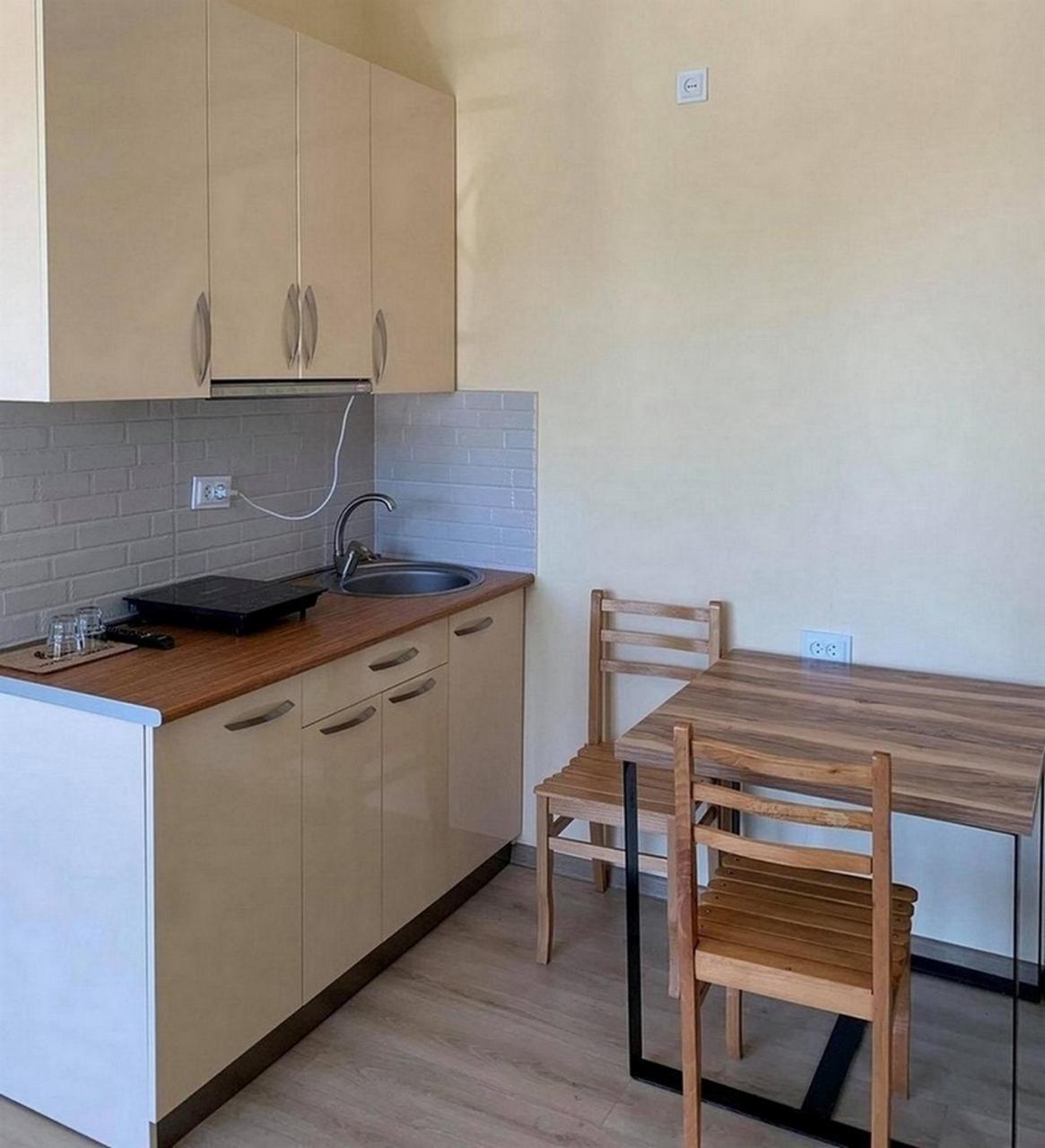 Hotel Surami المظهر الخارجي الصورة